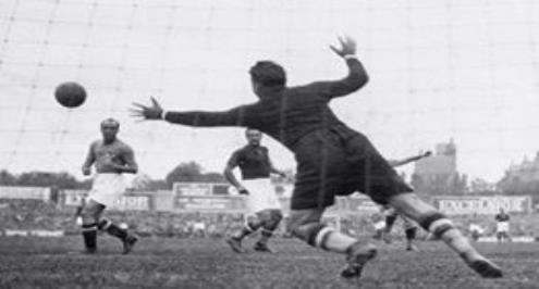 كان شكلها ايه؟.. قفازات حارس المرمى